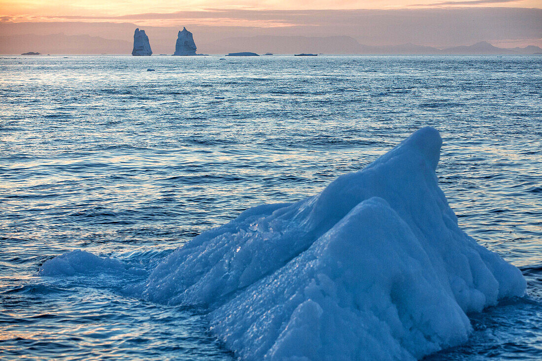 icebergs in the ice fjord, jakobshavn glacier, 65 kilometres long, coming from the inlandsis, sermeq kujalleq, ilulissat, greenland