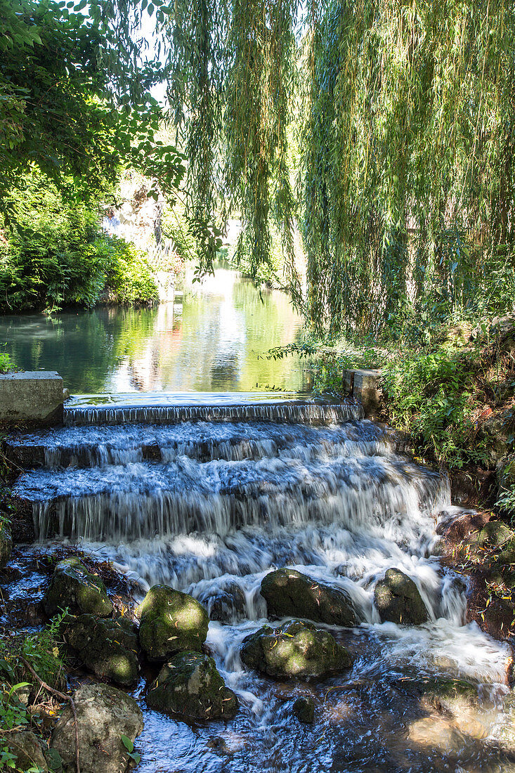 the banks of the eure, pacy-sur-eure (27), france