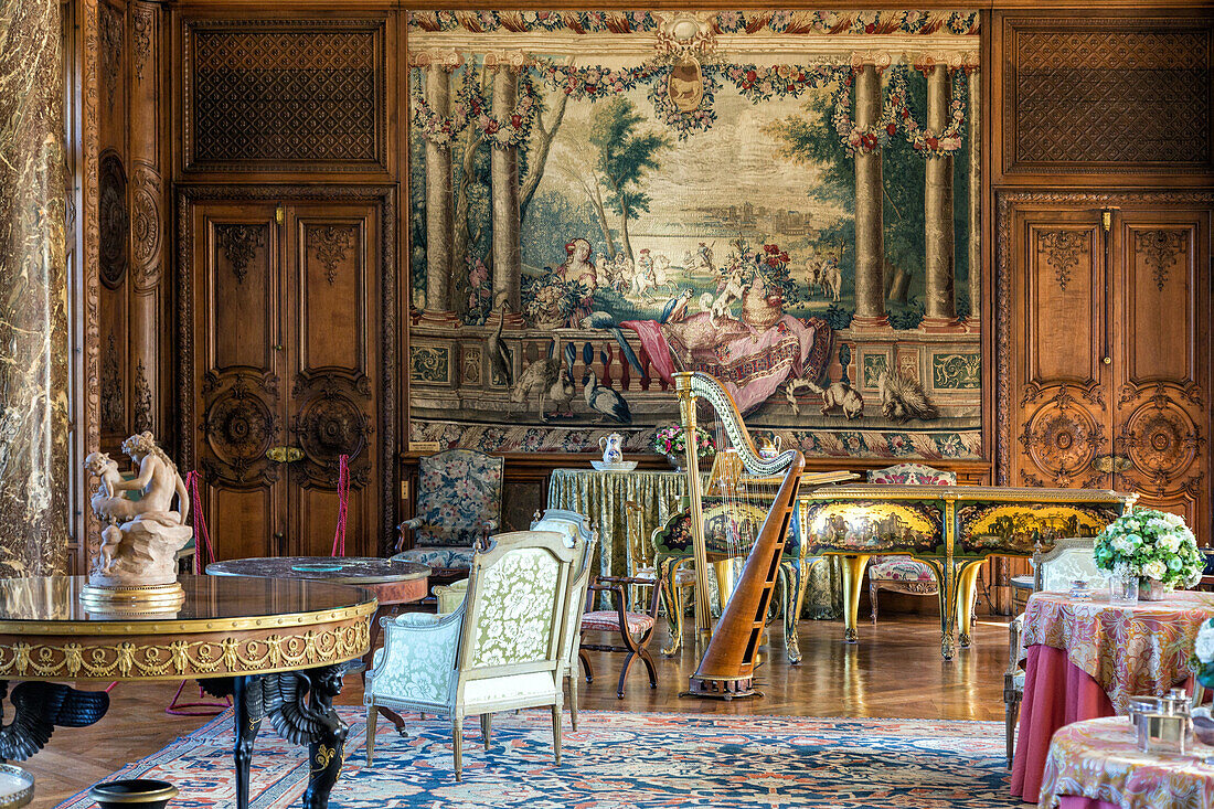 the grand salon with the gobelin tapestries from the royal houses series, chateau de bizy, vernon (27), france