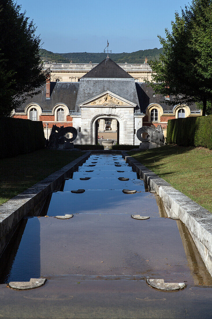 cascade fountain of the chateau de bizy, vernon (27), france