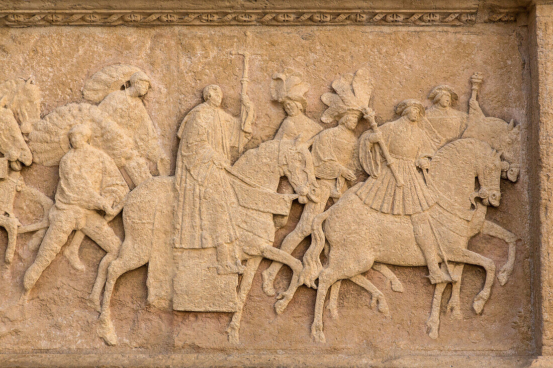 the meeting on the field of the cloth of gold between the french king francis i and henry viii of england in june 1520, detail of the aumale gallery ornamented with bas-relief sculpted into the limestone, hotel de bourgtheroulde, place de la pucelle, roue