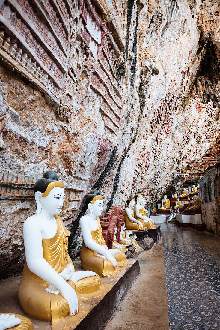 Statues of Buddha, Kaw Gon Cave, Hpa-an, Kayin State, Myanmar (Burma), Asia