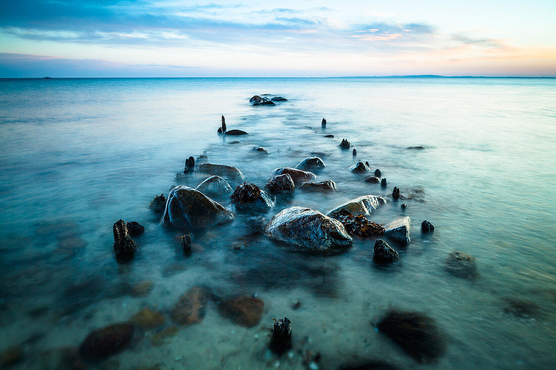 Pfähle, Pfahl, Steine, Strand, Ostsee, Lippe, Hohwacht, Schleswig Holstein, Deutschland