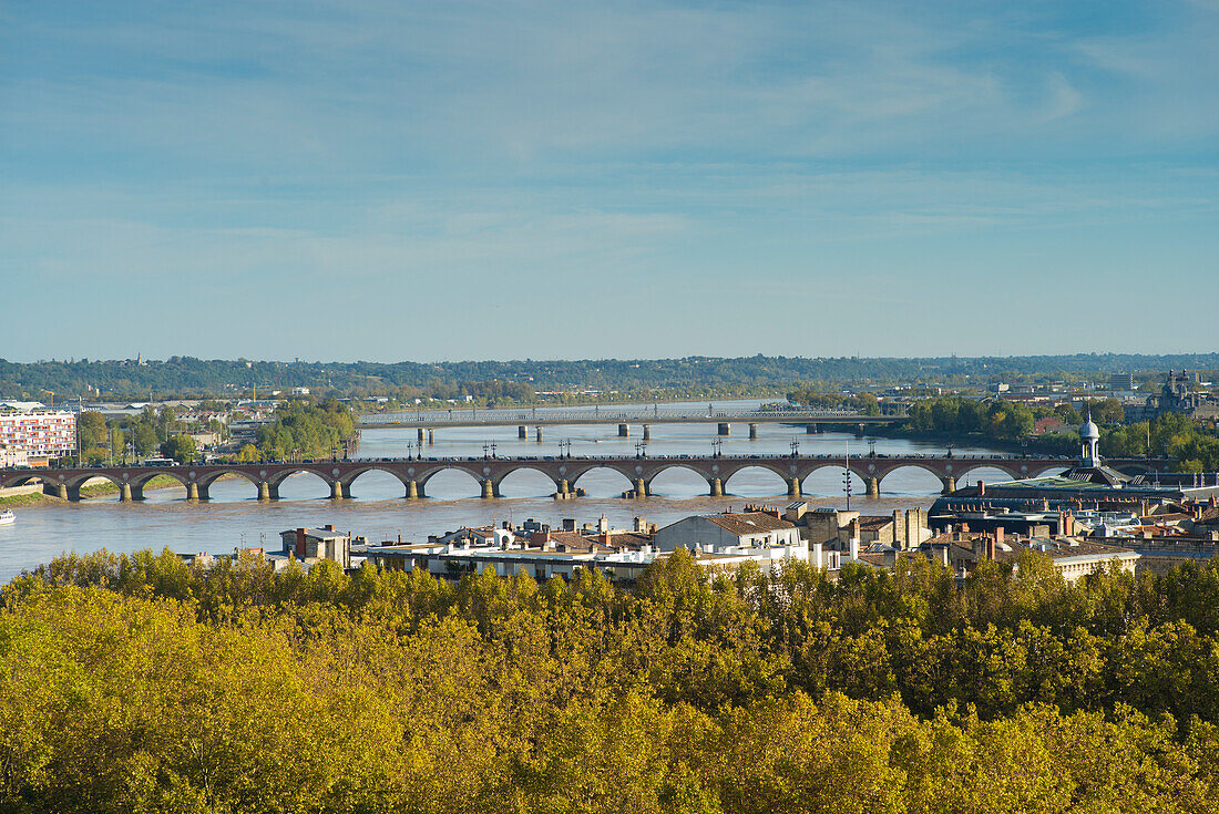 France, South-Western France, Bordeaux, Garonne River, Pont de Pierre
