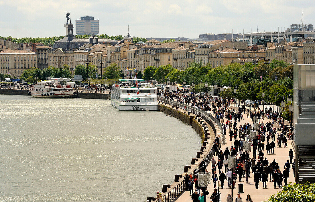 France, South-Western France, Bordeaux, Quai des Chartrons