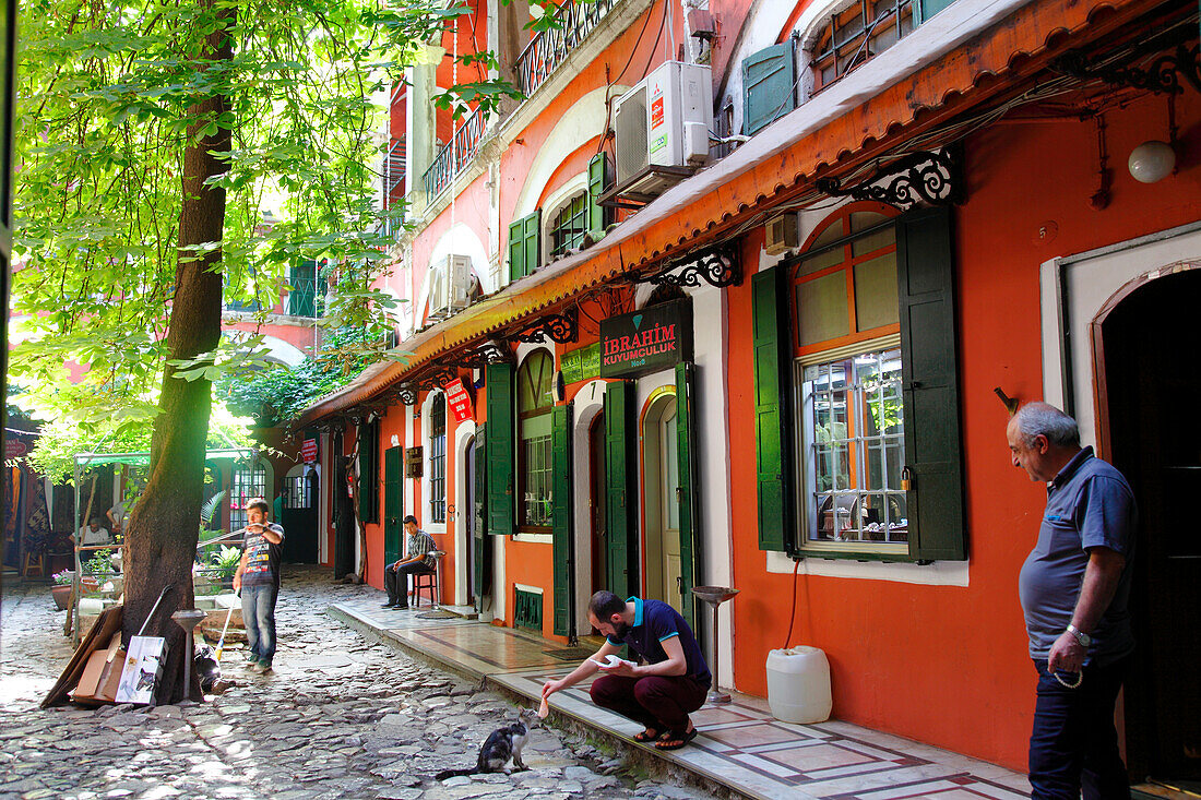 Turkey, Istanbul (municipality of Fatih), district of Beyazit, Zincirli Han, old caravanserai in the Grand Bazaar