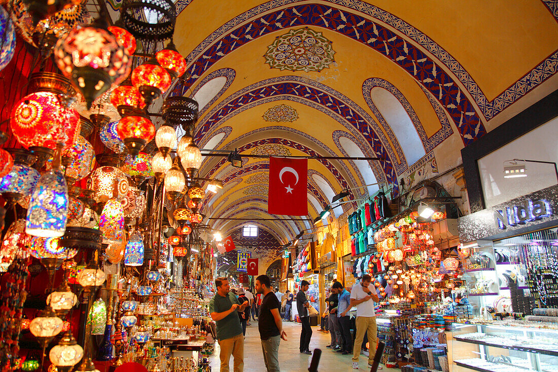 Turkey, Istanbul (municipality of Fatih), district of Beyazit, the Grand Bazaar (Kapali Carsi)