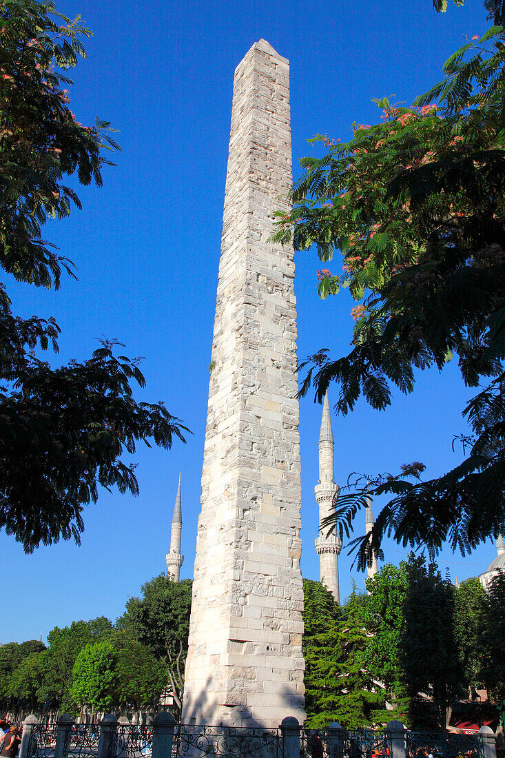 Turkey, Istanbul, municipality of Fatih, district of Sultanahmet, hippodrome square, Constantin obelisk