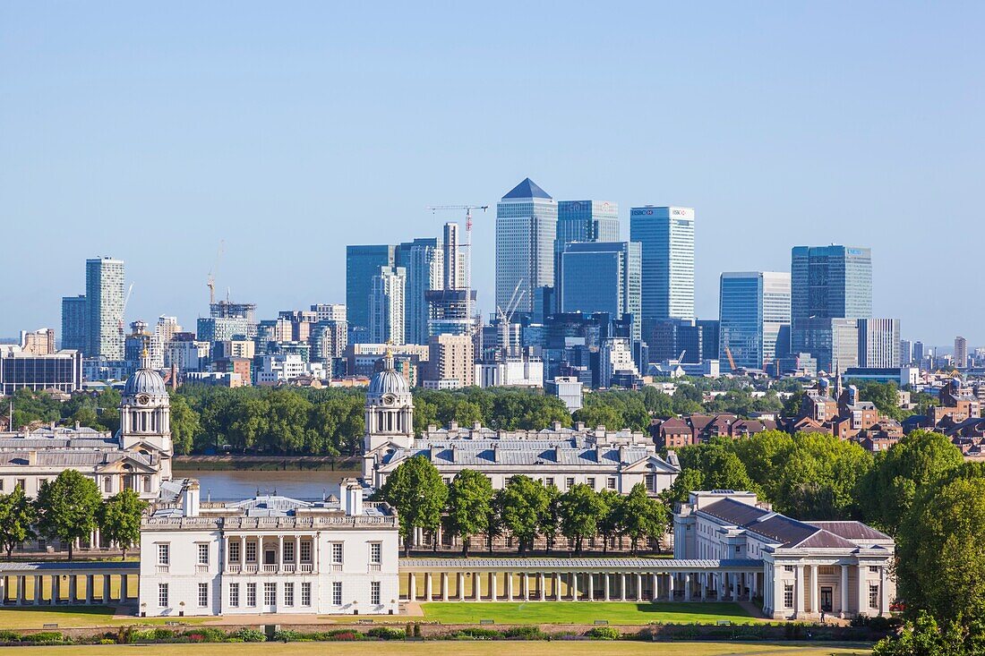 England, London, Greenwich, Queens House Museum and Canary Wharf Skyline