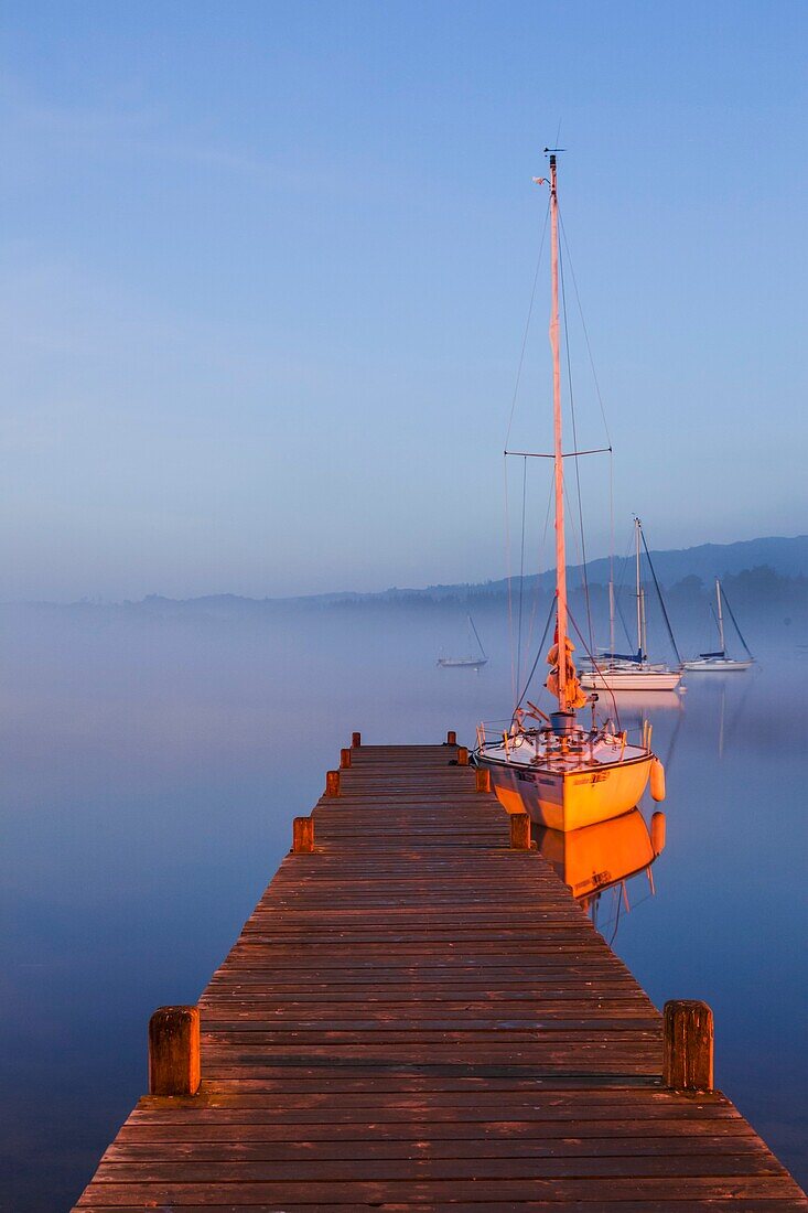 England, Cumbria, Lake District, Windermere, Wooden Jetty