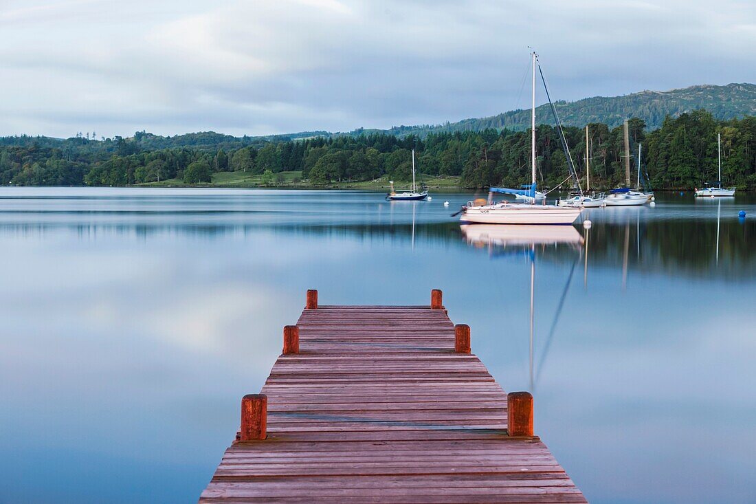 England, Cumbria, Lake District, Windermere, Wooden Jetty
