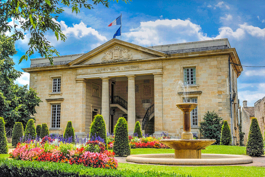 France, Gironde, Castillon-la-Bataille, City Hall and its flowered park