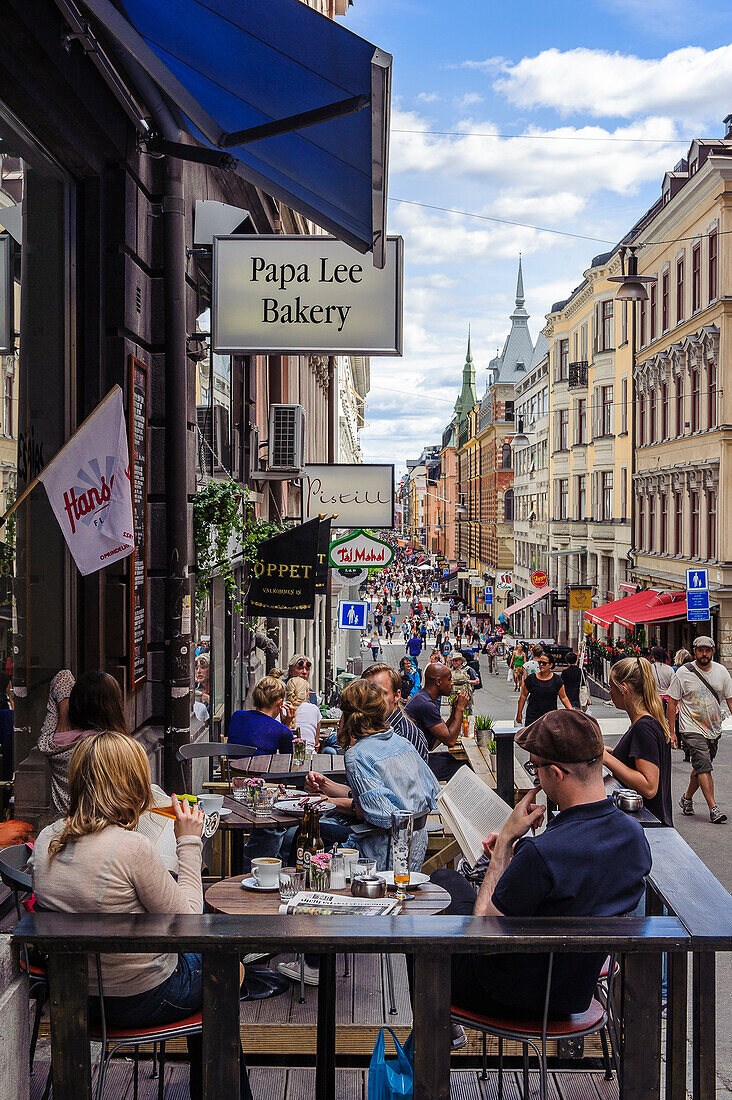 Café auf der Einkaufsstrasse Drottninggatan , Stockholm, Schweden