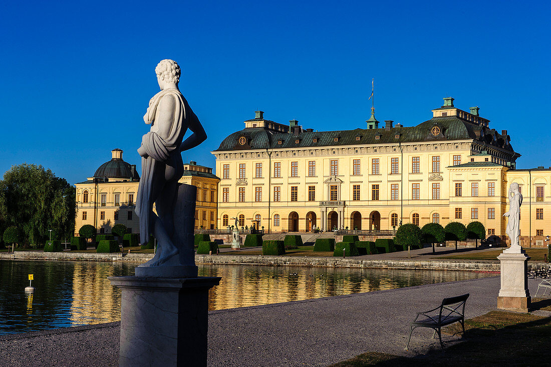 Skulpturen vor dem Schloss Drottningholm , Stockholm, Schweden