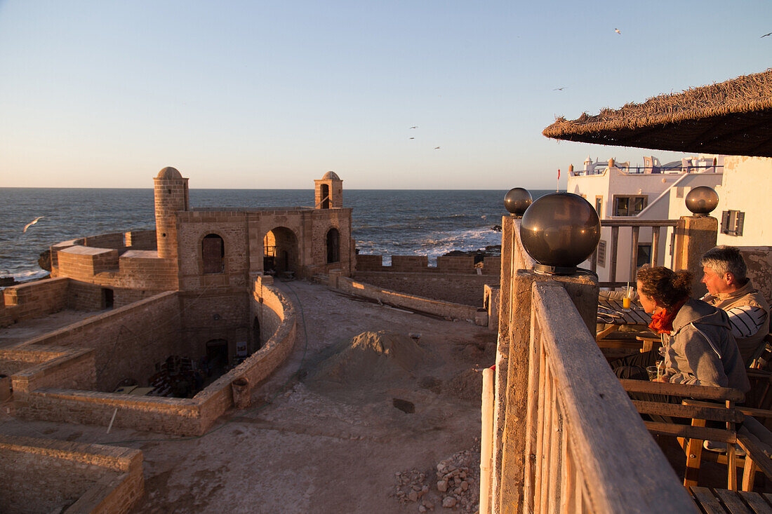 terrace of the restaurant at the northern bastion, skala of the casbah, medina, essaouira, mogador, atlantic ocean, morocco, africa
