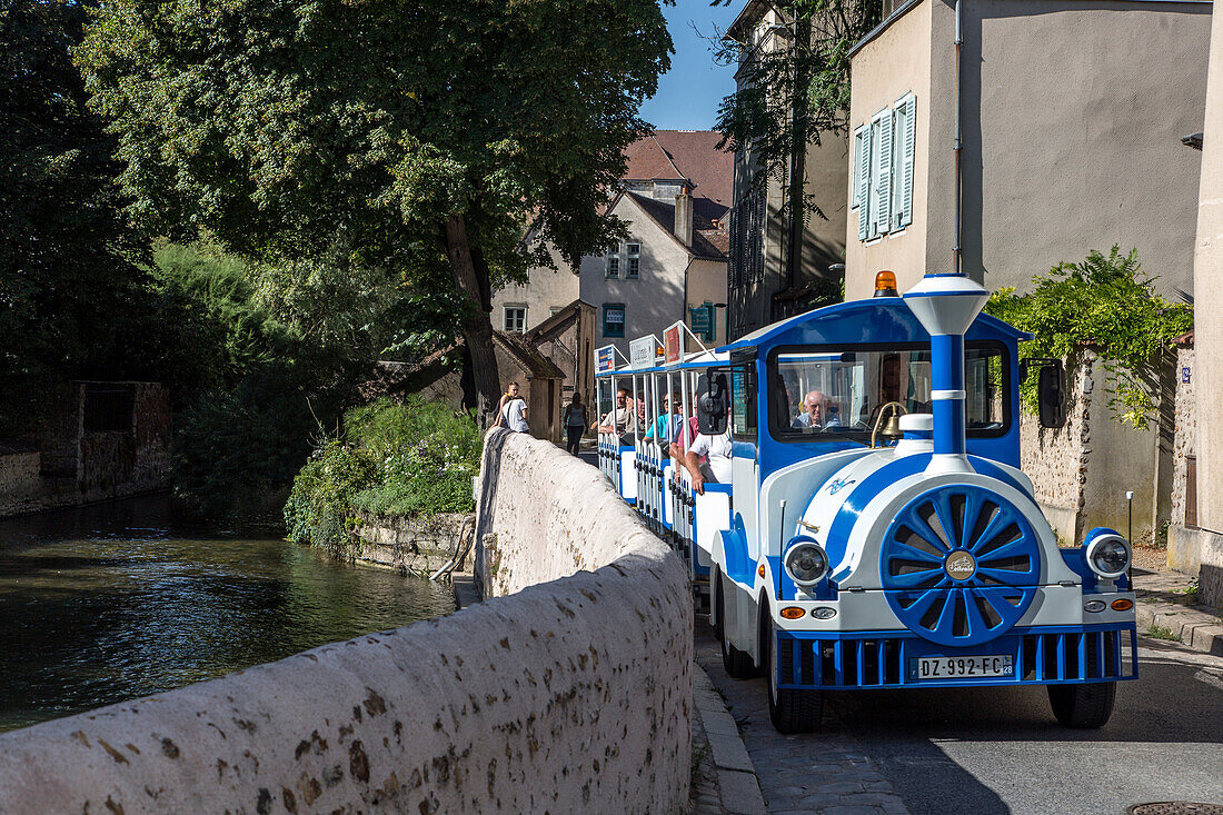 the blue sightseeing train in the lower town on the banks of the eure, chartres (28), france