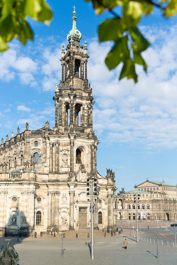 Altstadt, Hofkirche, Semperoper in Dresden, Sachsen, Deutschland, Europa