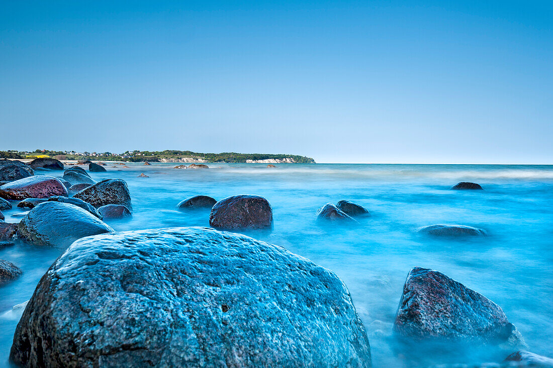 Blick vom Strand in Lobbe nach Göhren, Rügen, Mecklenburg-Vorpommern, Deutschland