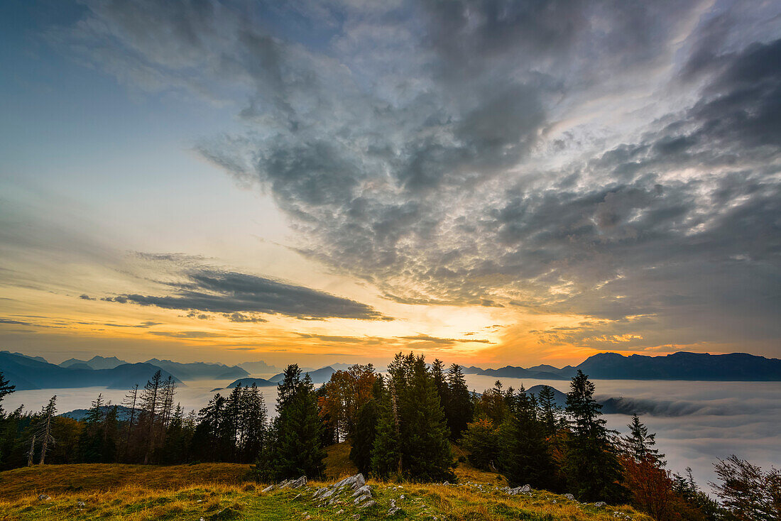 Sonnenuntergang auf der Hochalm, Lenggries, Bayern, Deutschland