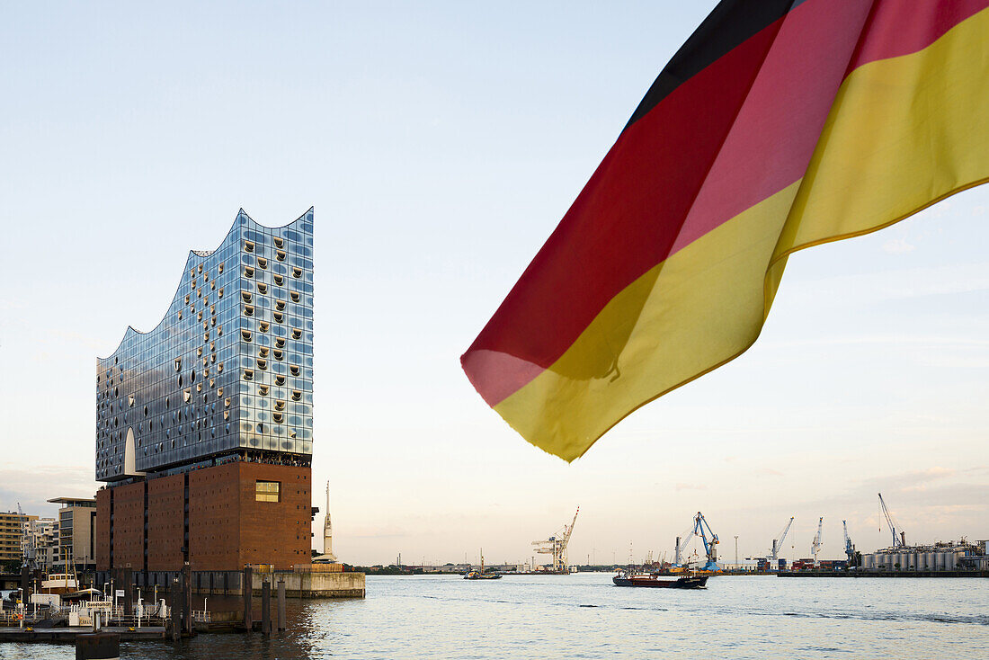 Elbphilharmonie, Elbe Philharmonic Hall, concert hall, architects Herzog & De Meuron, Hafencity, Hamburg, Germany