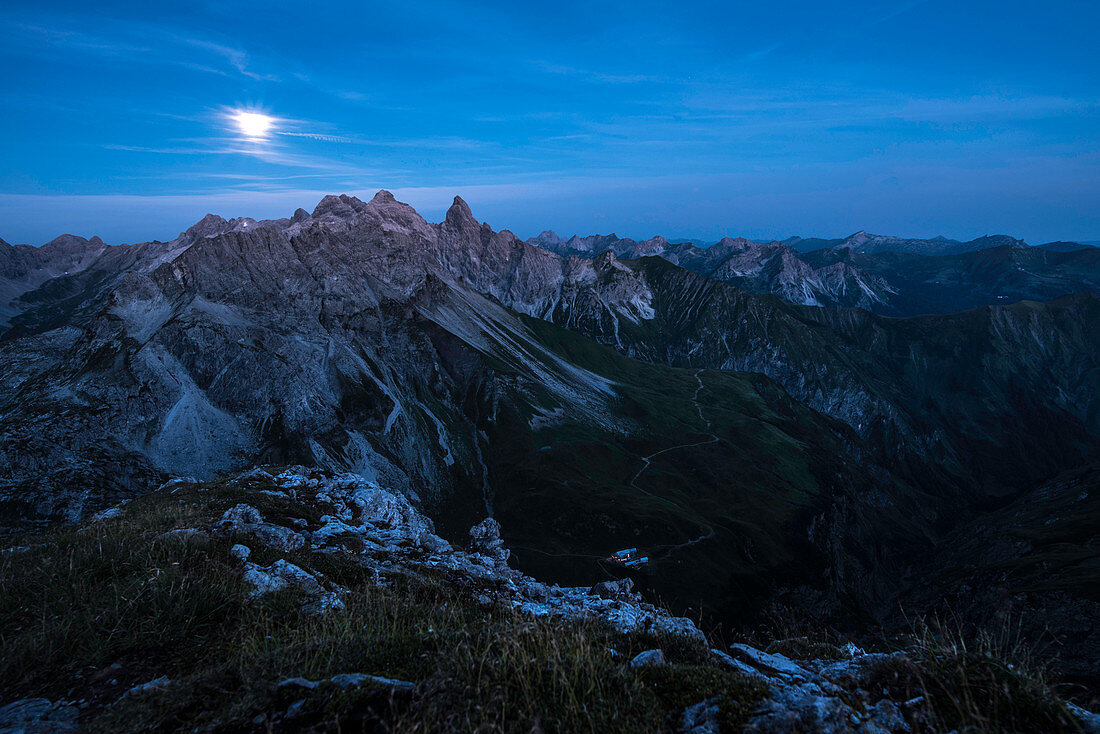 Kemptner Hütte by night, Mädelegabel by night, Trettachspitze by night, full moon, long-distance hiking trail, mountain landscape, summit, hiking holiday, nature, hut tour, mountain panorama, hiking trails, Allgäu, Alps, Bavaria, Oberstdorf, Germany