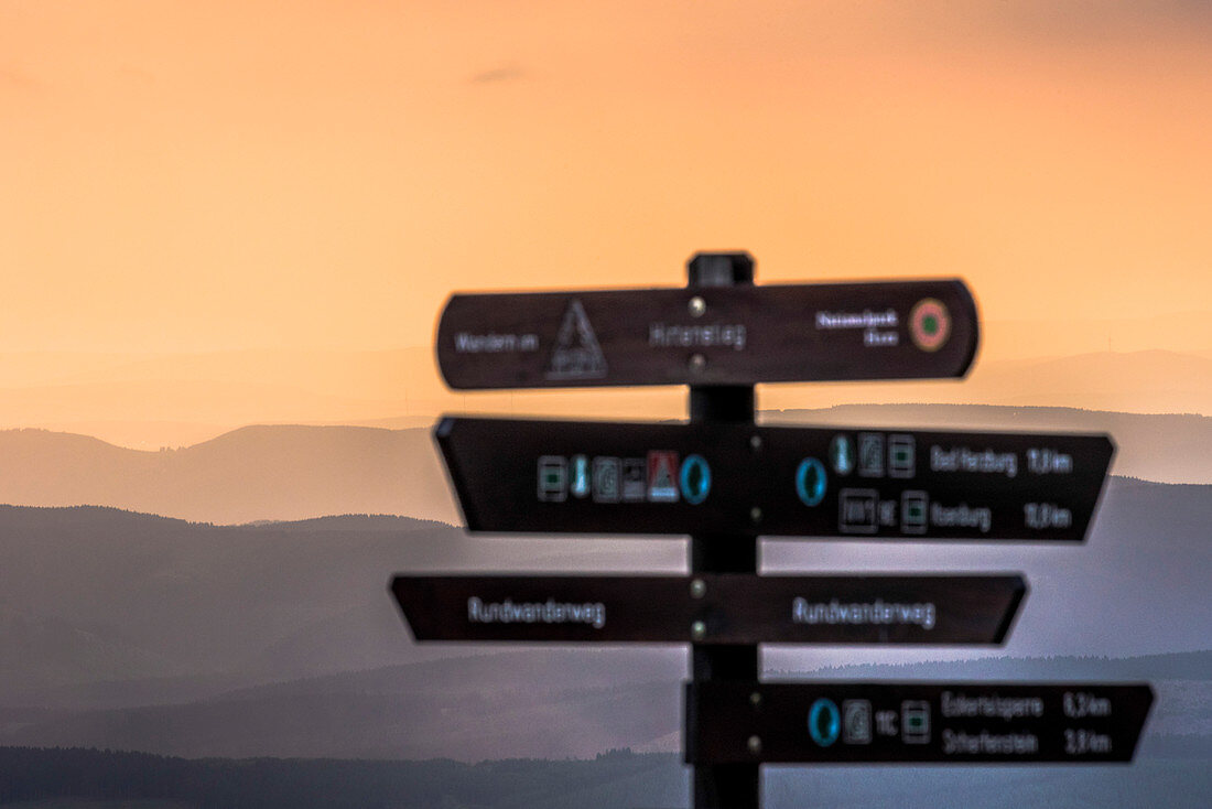 Harz, Saxony-Anhalt, mountain, climatic health resort, winter sports resort, recreation area, family vacation, hiking, landscape, sunset, dusk, signpost, signage, information signs, scouting