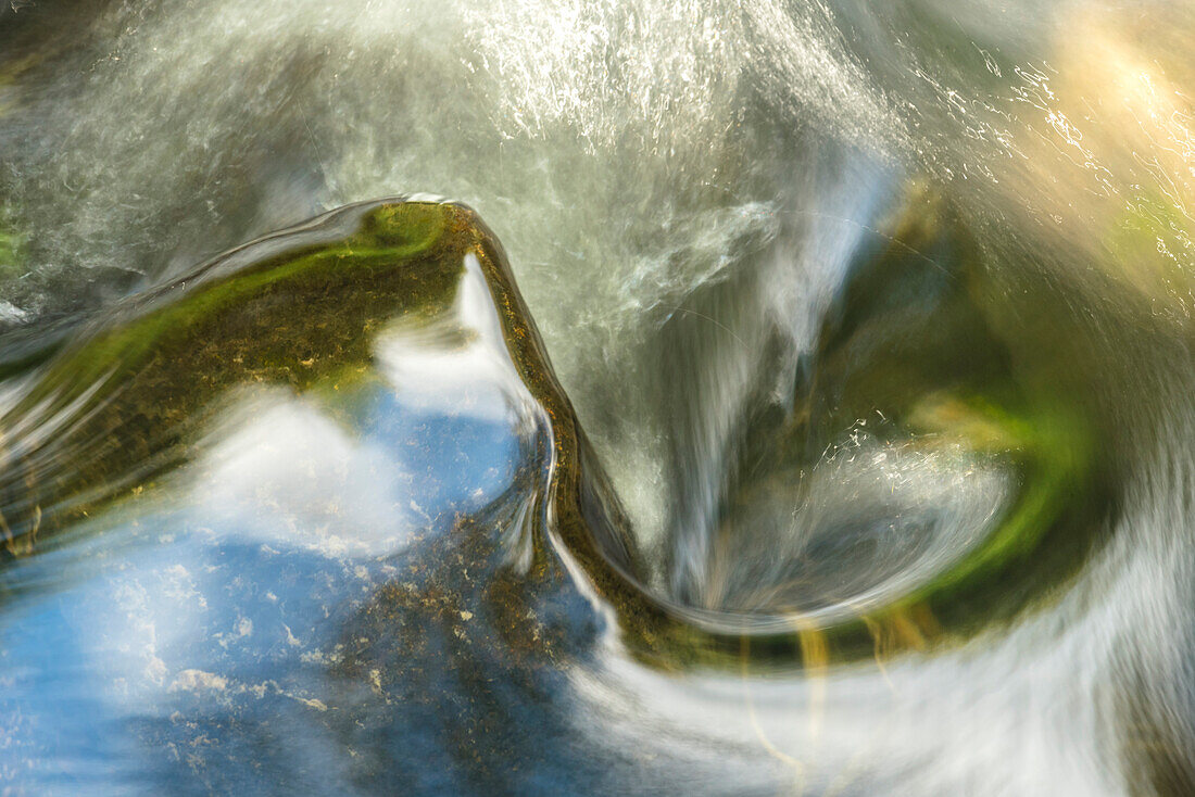 Spreewald Biosphere Reserve, Germany, Hiking, Kayaking, Recreation Area, Family Vacations, Family Outing, Paddling, Rowing, Wilderness, Excursion, Day Trip, River Landscape, Water, Whirlpools, Water Swirls, Water Reflection