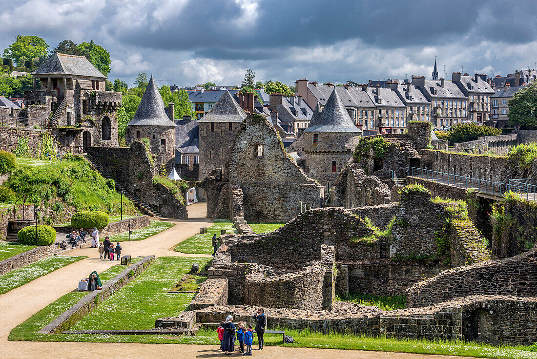 Brittany, Fougeres, plunging view on the feudal castle and the high city (on the way to Santiago de Compostela)