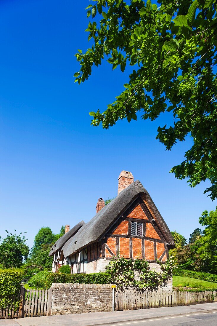 England, Warwickshire, Cotswolds, Stratford-Upon-Avon, Anne Hathaway's Cottage