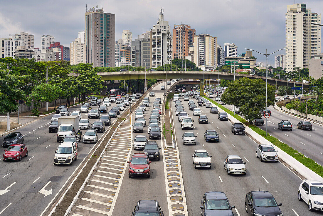 Avenue Vinte e Tres de Maio, one of the many busy roads cutting through the city of Sao Paulo, Brazil, South America