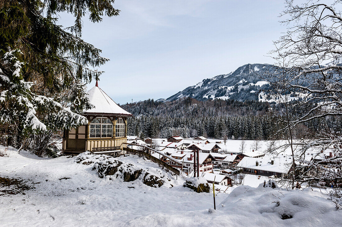 Snowy landscape with view of village, Illertal, Hoernerdoerfer, Allgaeu, Baden-Wuerttemberg, Germany, Europe