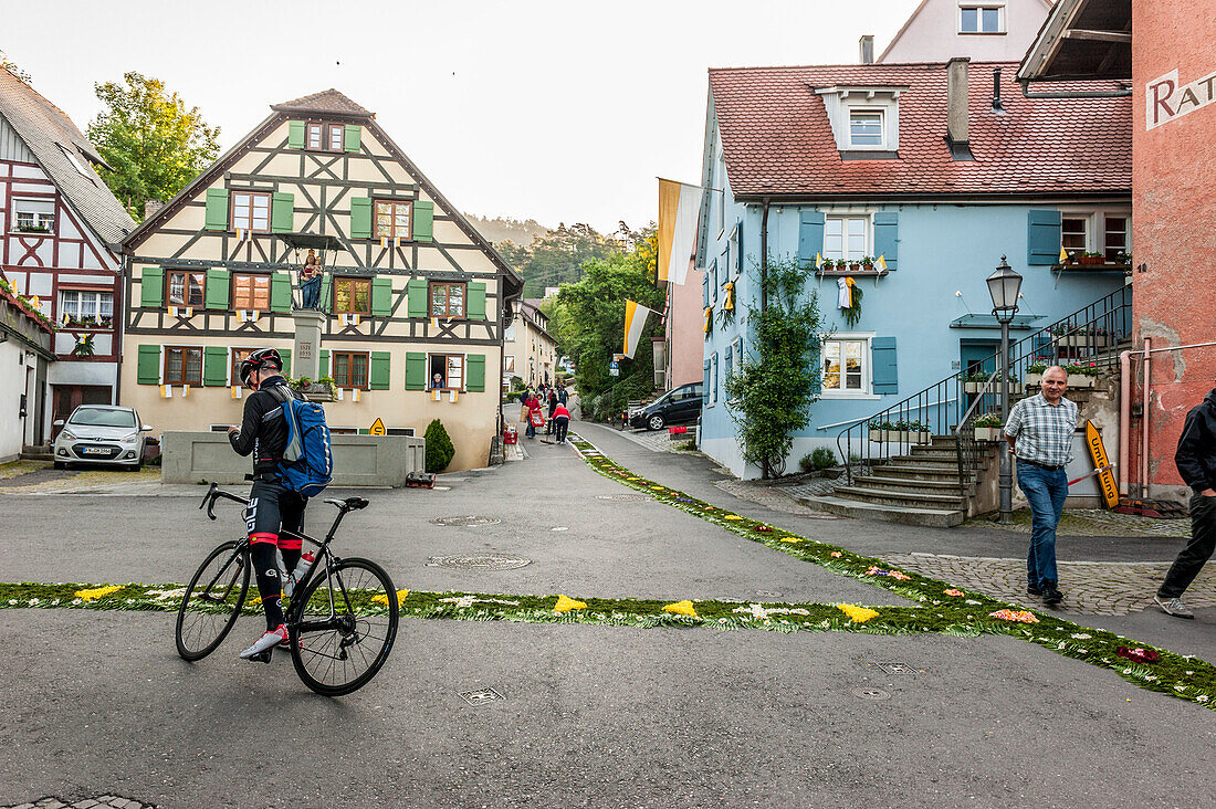 Blumenteppich, Fronleichnam, Prozession, Sipplingen, Überlinger See, Bodensee, Baden-Württemberg, Deutschland, Europa