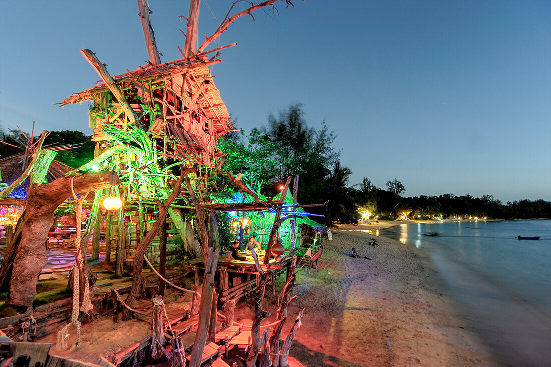 Hippie Bar, Tree House Bar, Buffallo Bay, Aow Kao Kwai,  Koh Phayam, Ranong, Thailand