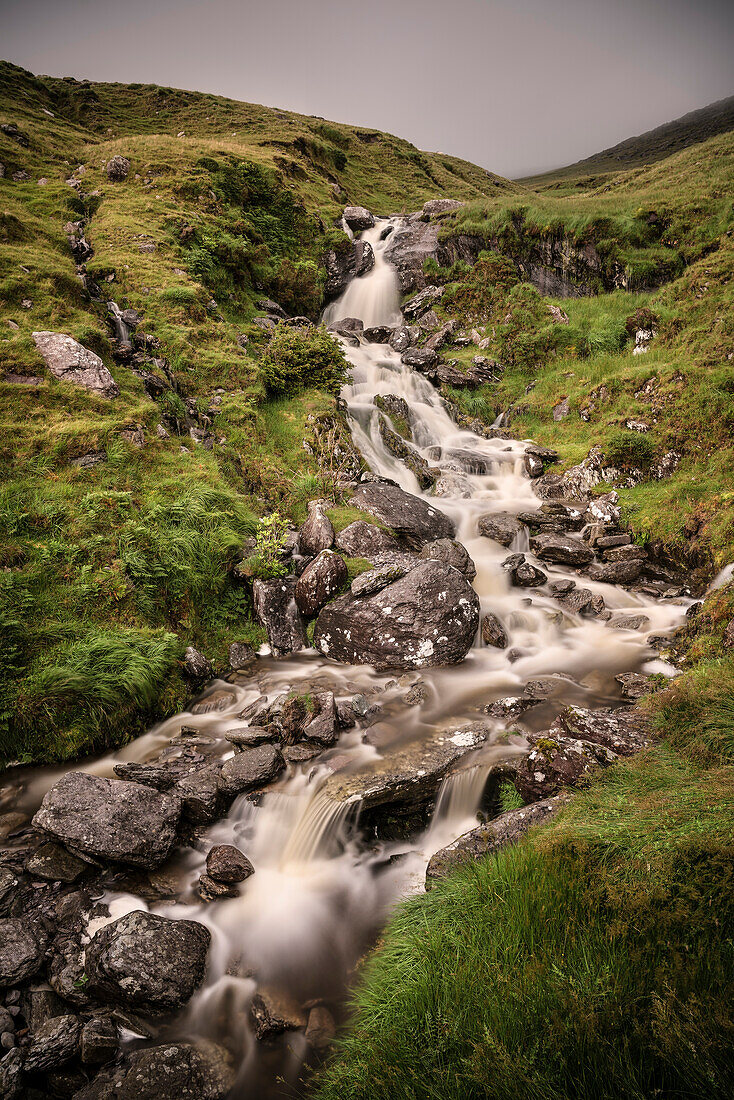 Wasserfall am Healy Pass, Beara Halbinsel, Grafschaft Cork, Irland, Wild Atlantic Way, Europa