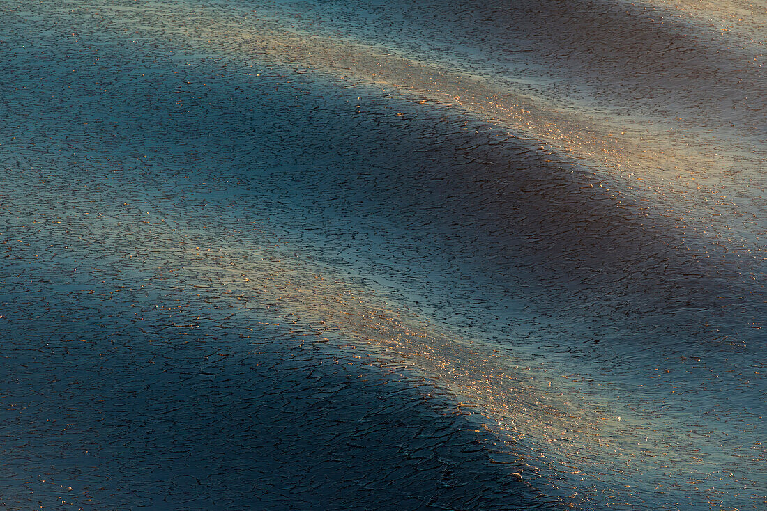 Gefrierendes Meerwasser zeigt ein charakteristisches Muster, nahe Kap Evans, Ross-Insel, Antarktis