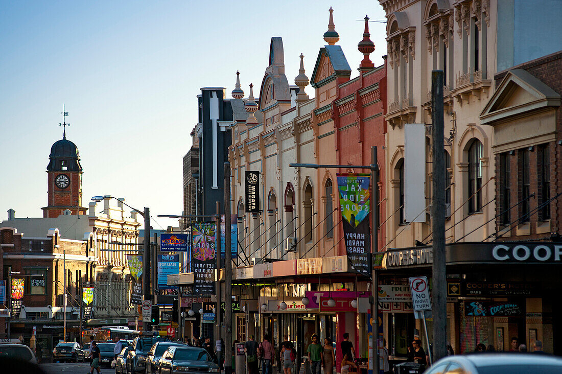 Die King Street im angesagten Vorort Newtown im Südwesten der City, Sydney, New South Wales, Australien