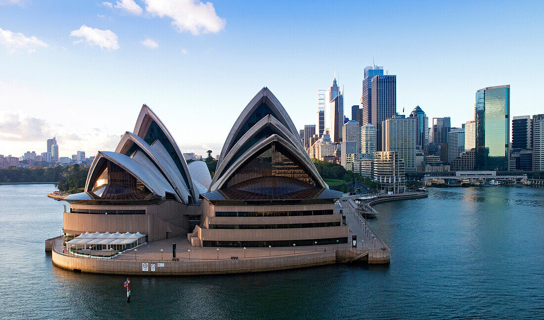 Die City von Sydney mit dem Opernhaus, Sydney, New South Wales, Australien