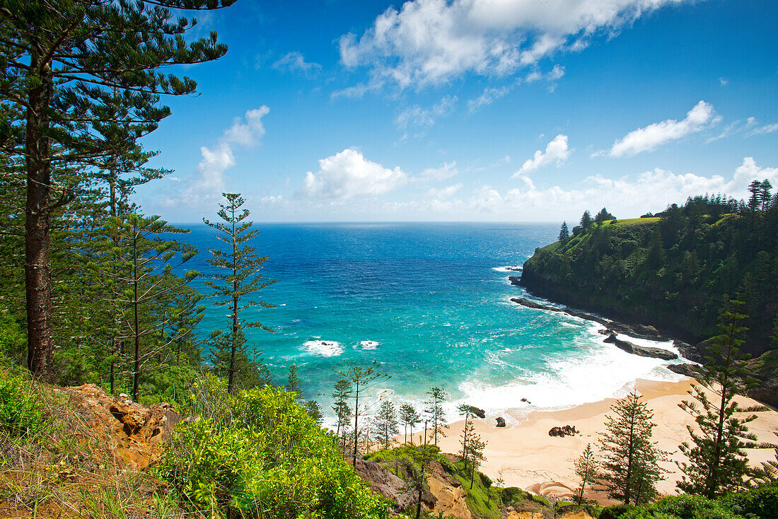 Blick auf die Anson Bay an der Westküste von Norfolk Island, Australien