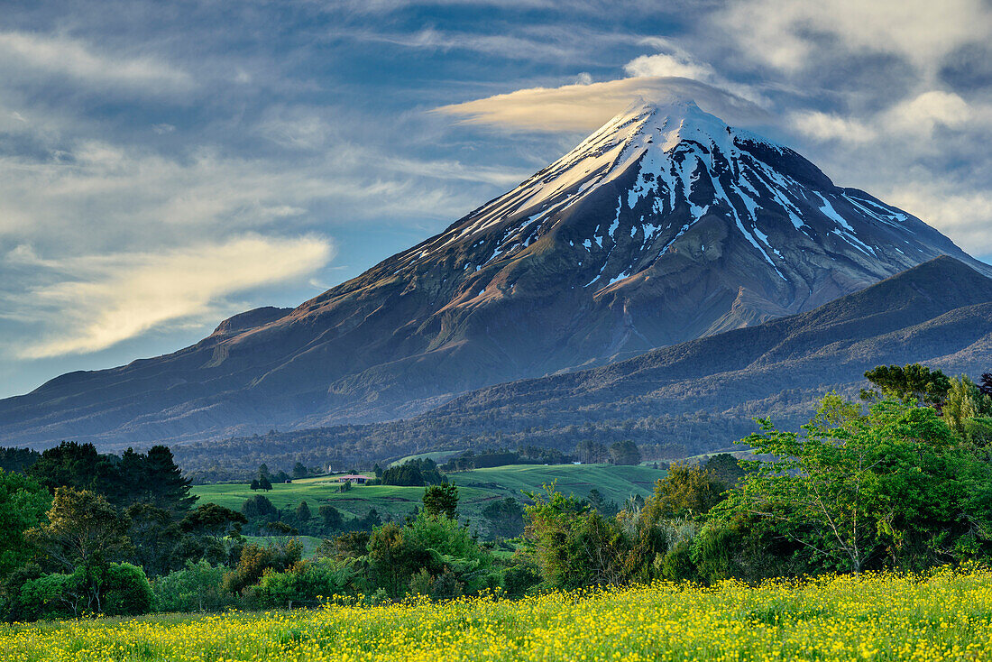 Vulcano Mount Egmont, Egmont National Park, Taranaki, North island, New Zealand