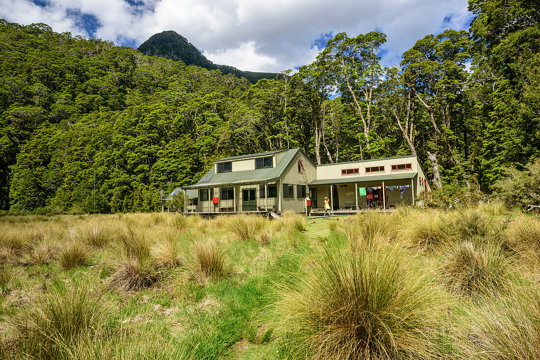 Hütte Moturau Hut, Kepler Track, Great Walks, Fiordlands Nationalpark, UNESCO Welterbe Te Wahipounamu, Southland, Südinsel, Neuseeland