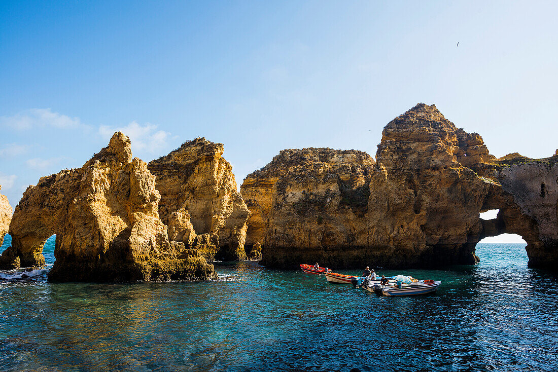 Küstenlandschaft mit bunten Felsen, Ponta da Piedade, Lagos, Algarve, Portugal