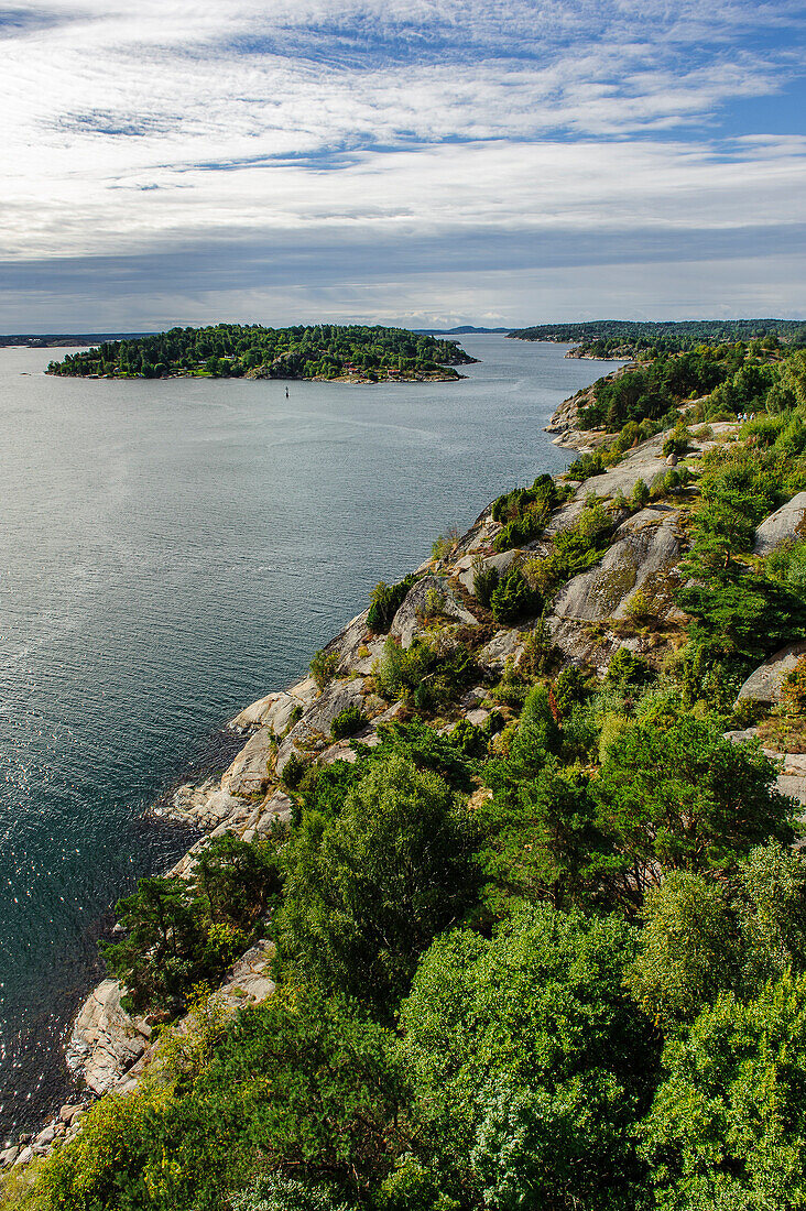 Blick von Brucke auf die Insel Tjörn, Bohuslän, Schweden