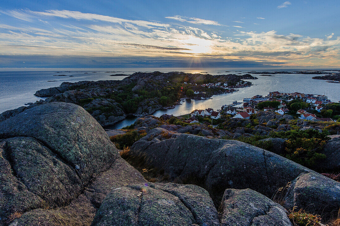 Blick vom Hausberg des Ort Rönnäng, Insel Thörn, Bohulsän, Schweden