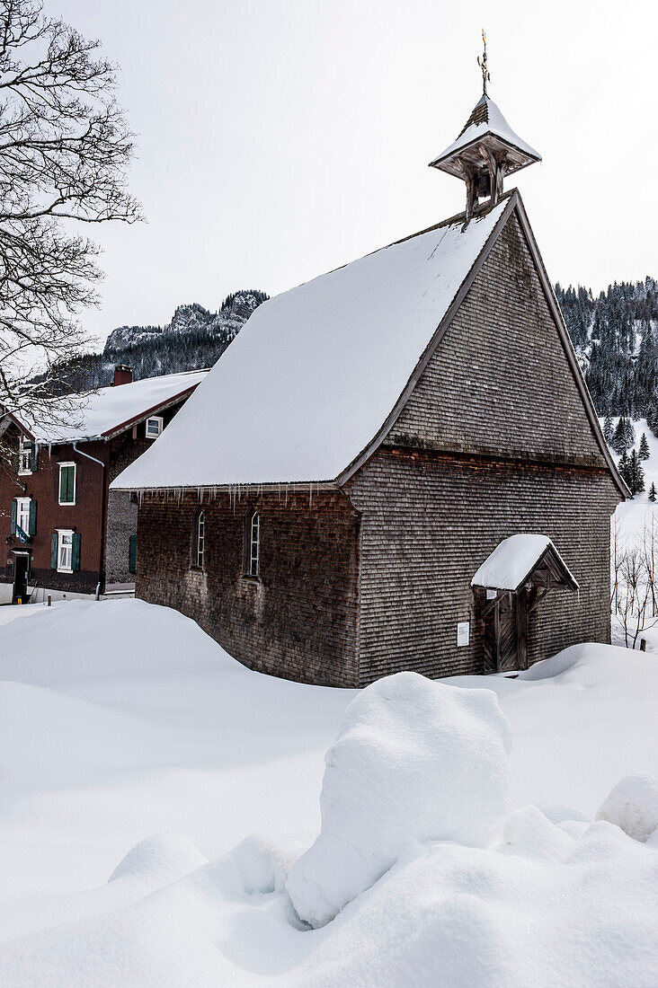 chapel in a snowy landscape, Rohrmoos, Hoernerdoerfer, Allgaeu, Baden-Wuerttemberg, Germany, Europe, winter, Alps