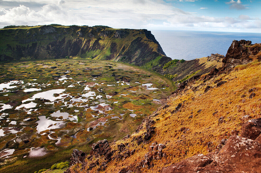 EASTER ISLAND, CHILE, Isla de Pascua, Rapa Nui, Rano Kau's crater, Birdman Crater, which is one of three natural bodies of fresh water on the island