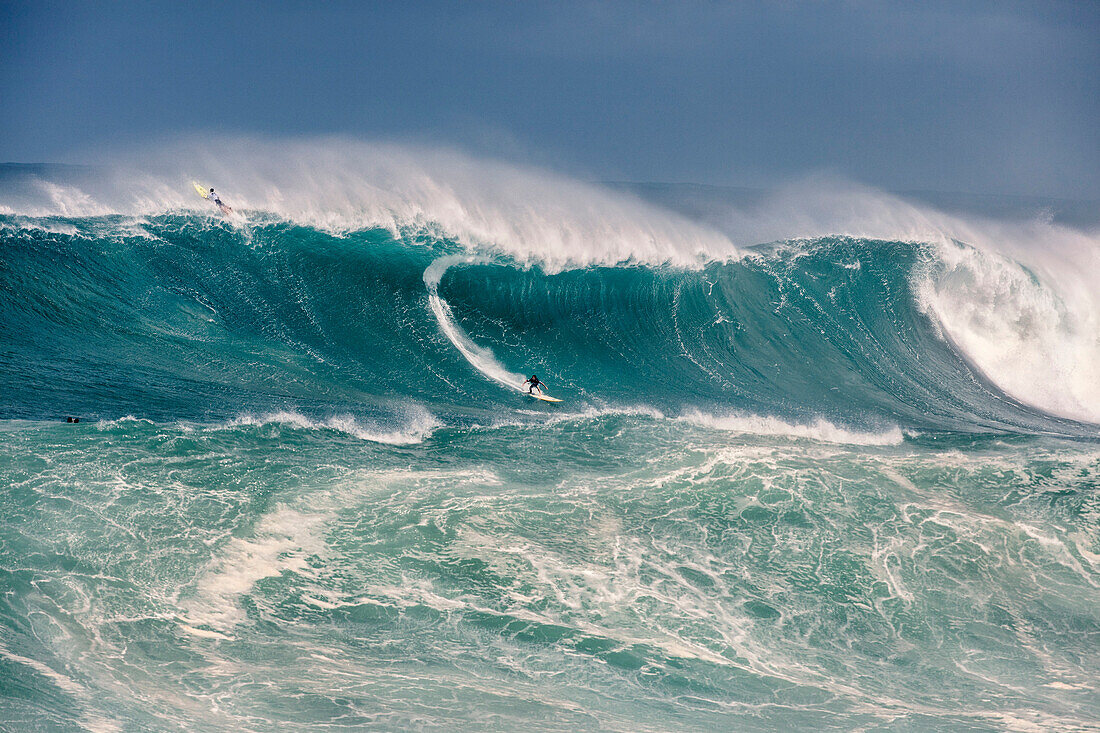 HAWAII, Oahu, North Shore, Eddie Aikau, 2016, surfers competing in the Eddie Aikau 2016 big wave surf competition, Waimea Bay