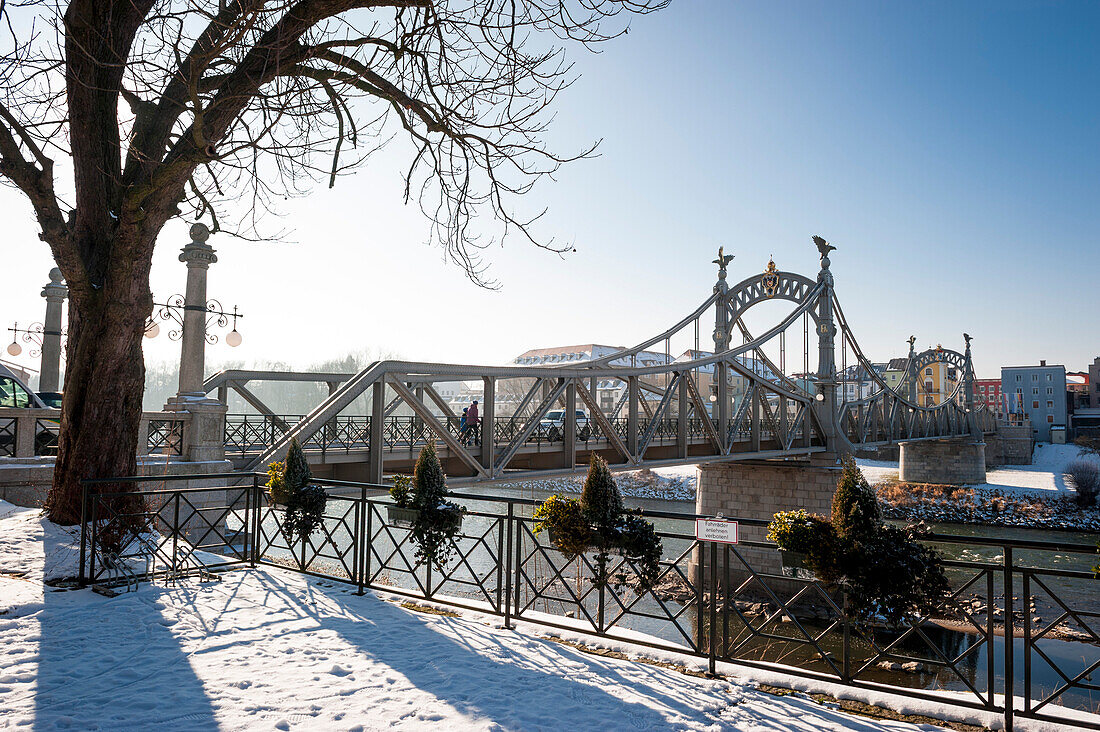 Stille Nacht, Brücke, Grenze, Oberndorf, Laufen, Salzach, katholisches Brauchtum, Weihnachtszeit, christliches Brauchtum, Deutschland, Österreich, Europa