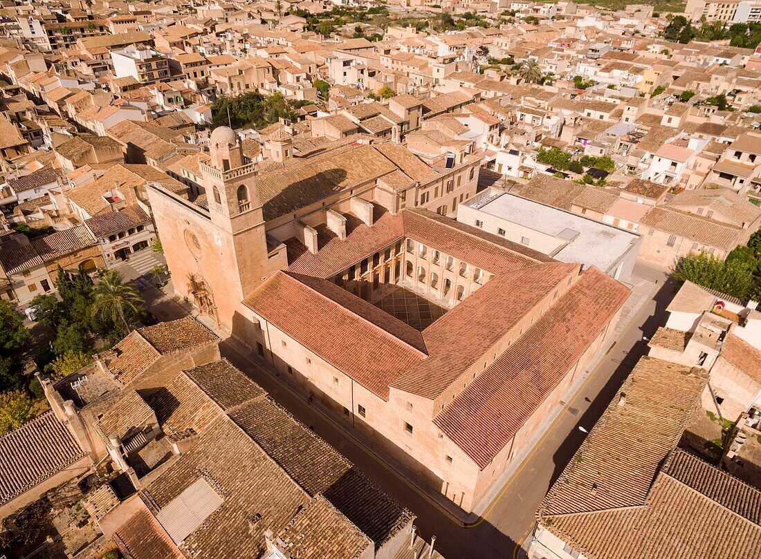 Kirche und Kreuzgang von Sant Bonaventura, Llucmajor, Mallorca, Balearen, Spanien, Europa