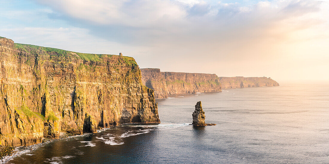 Breanan Mor and O Briens tower, Cliffs of Moher, Liscannor, Co, Clare, Munster province, Ireland