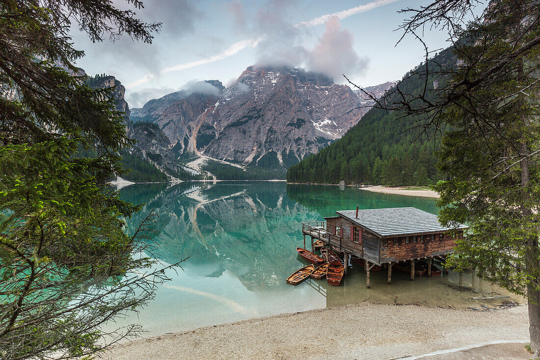 Lake Braies (Pragser Wildsee) with Croda del Becco in the background, Dolomites, province of Bolzano, South Tyrol, Italy